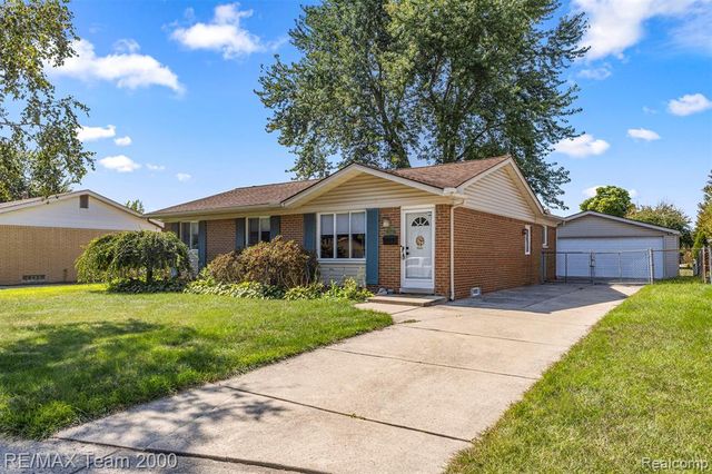 7085 London Court, Canton, MI 48187
