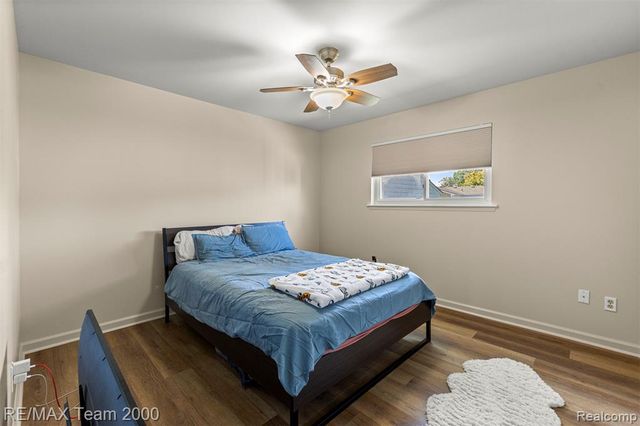 7085 London Court, Canton, MI 48187