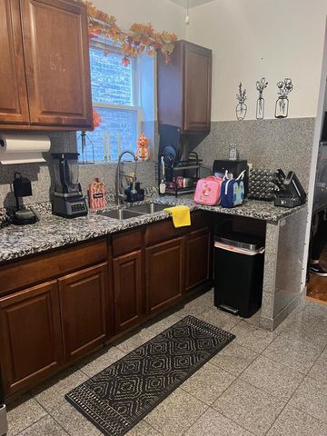 6155 S WHIPPLE Avenue, Chicago, IL 60629