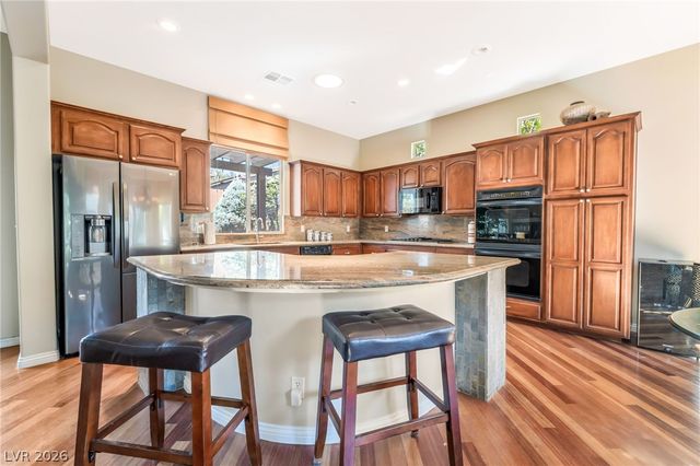 3327 Mist Court, Las Vegas, NV 89135