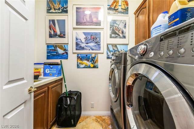 3327 Mist Court, Las Vegas, NV 89135