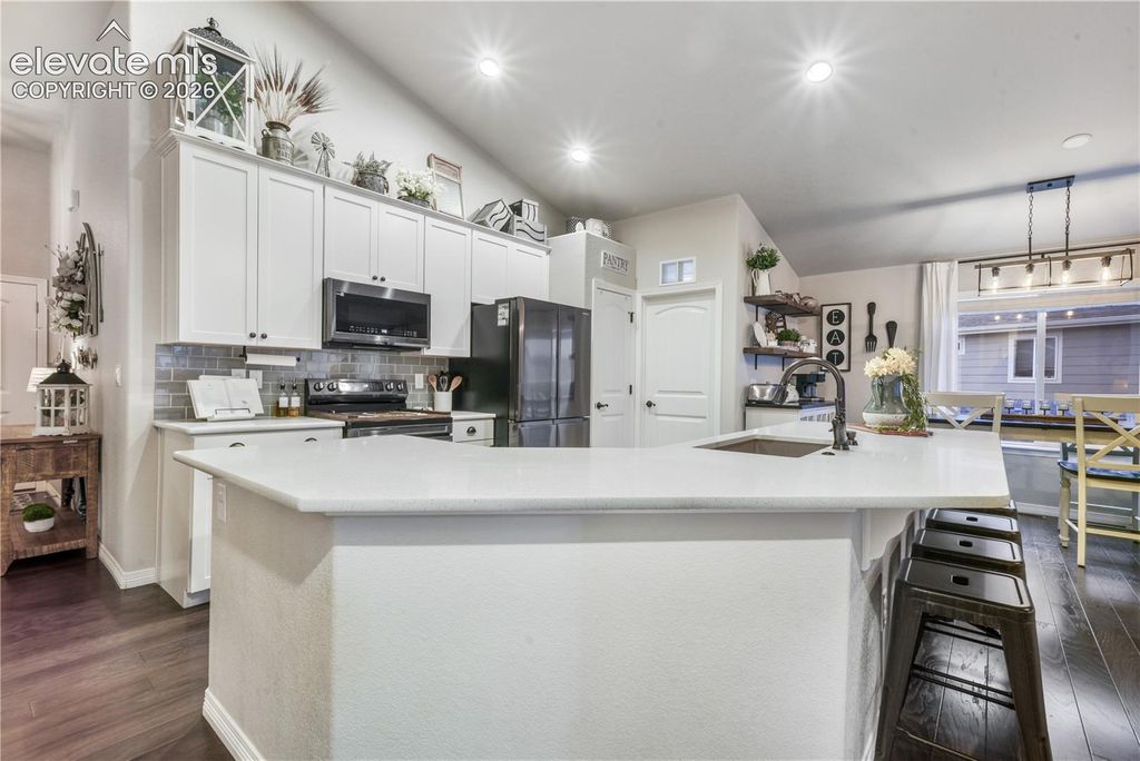 6819 Mandan Drive, Colorado Springs, CO 80925 — photo 3