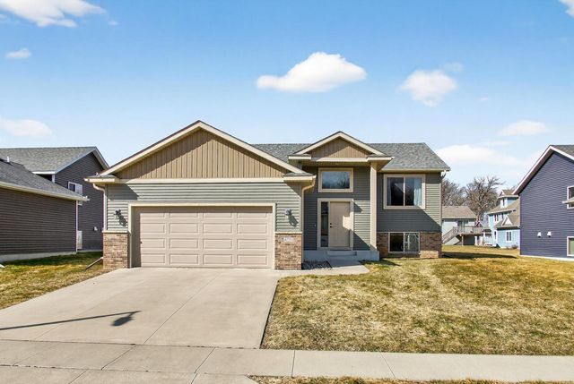 6775 Gaillardia Drive NW, Rochester, MN 55901