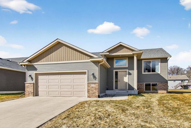 6775 Gaillardia Drive NW, Rochester, MN 55901