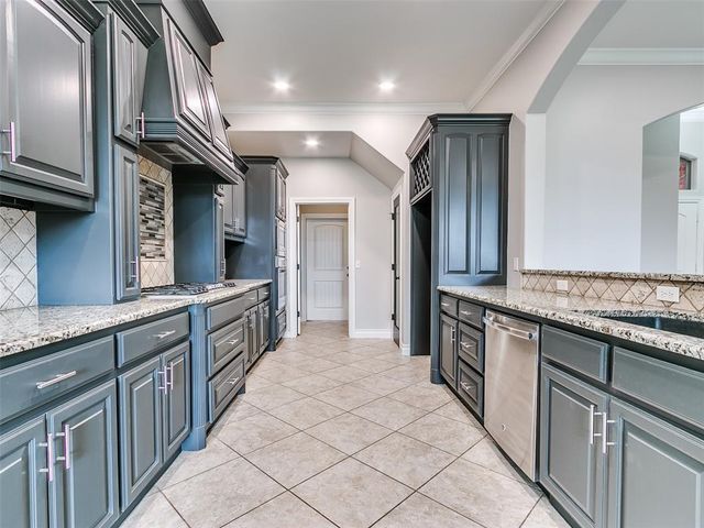 308 Madison Place Drive, Moore, OK 73160
