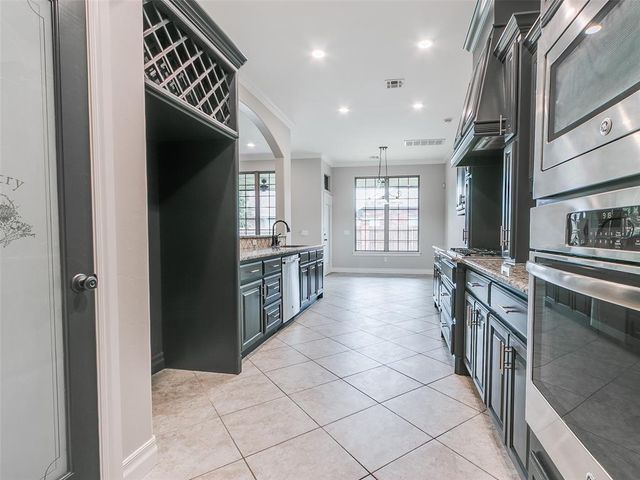 308 Madison Place Drive, Moore, OK 73160