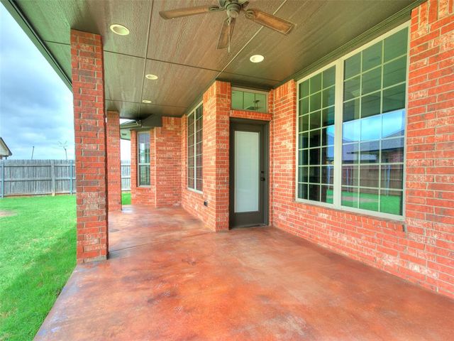 308 Madison Place Drive, Moore, OK 73160