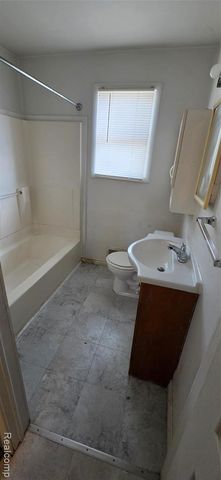 22751 Piper Avenue, Eastpointe, MI 48021