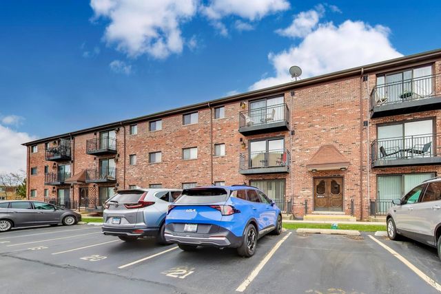 6820 W Raven Street 1B, Chicago, IL 60631