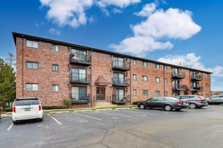 6820 W Raven Street 1B, Chicago, IL 60631