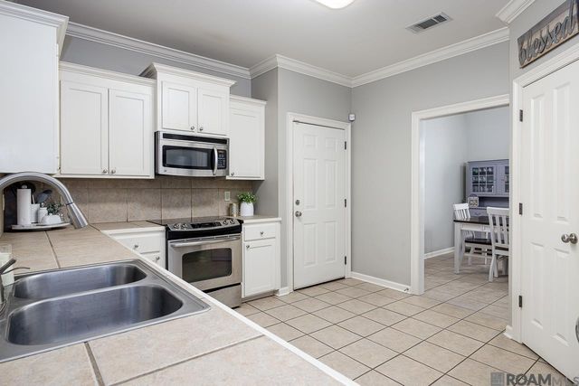 14450 Essen Terrace Dr, Gonzales, LA 70737