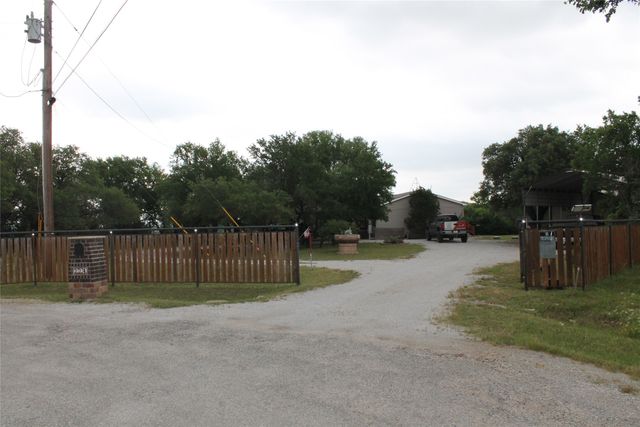 224 Cactus Ridge Court, Springtown, TX 76082