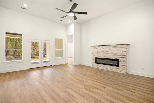 380 Schooner Way, Bluff Dale, TX 76433