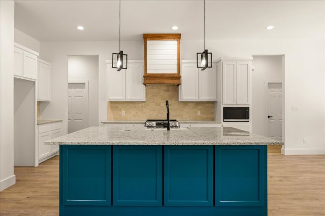 380 Schooner Way, Bluff Dale, TX 76433