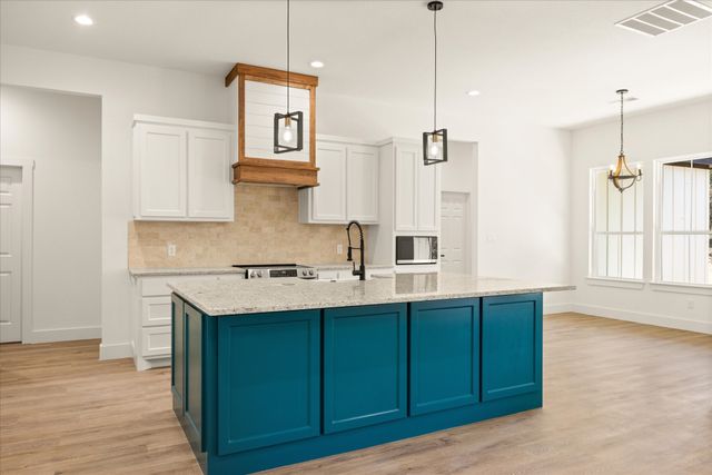 380 Schooner Way, Bluff Dale, TX 76433