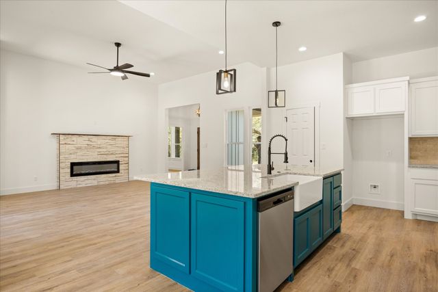 380 Schooner Way, Bluff Dale, TX 76433