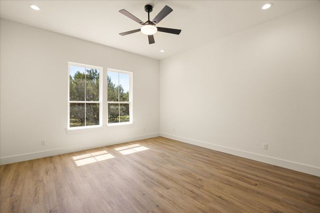 380 Schooner Way, Bluff Dale, TX 76433