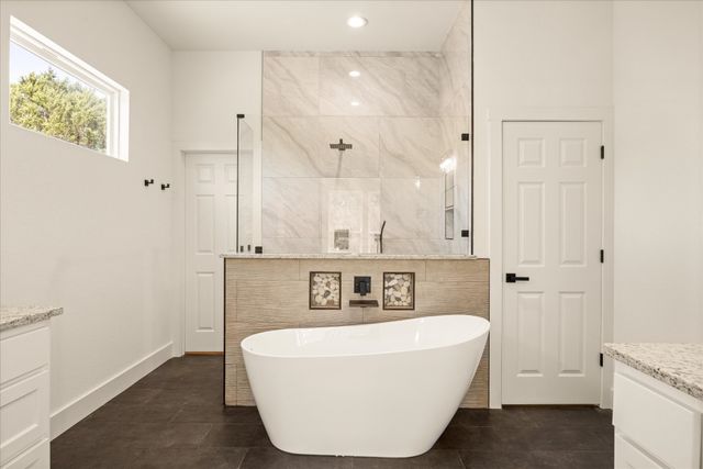 380 Schooner Way, Bluff Dale, TX 76433