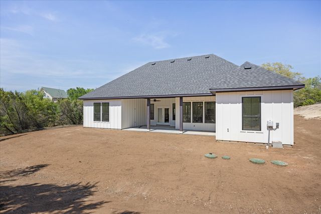 380 Schooner Way, Bluff Dale, TX 76433
