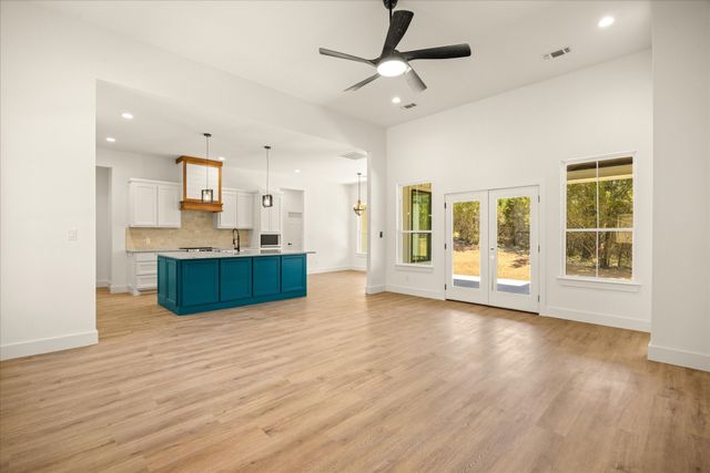 380 Schooner Way, Bluff Dale, TX 76433