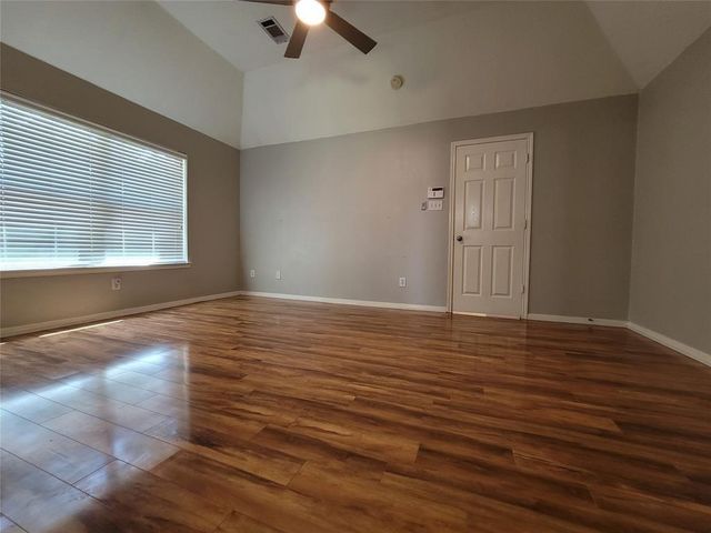 8011 Aspen Court, Baytown, TX 77523