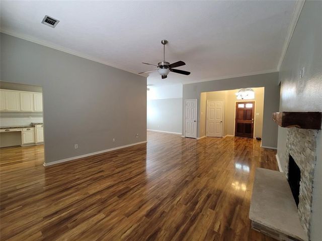 8011 Aspen Court, Baytown, TX 77523