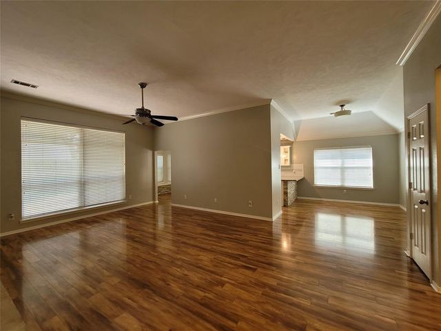 8011 Aspen Court, Baytown, TX 77523