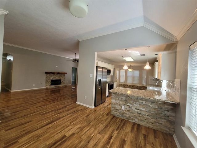 8011 Aspen Court, Baytown, TX 77523