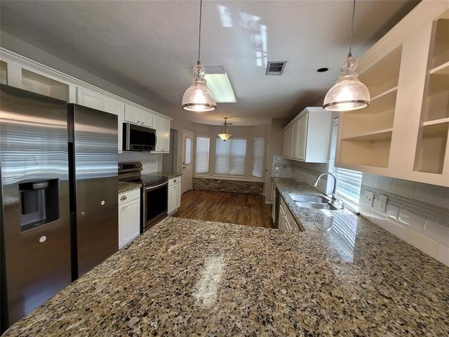 8011 Aspen Court, Baytown, TX 77523