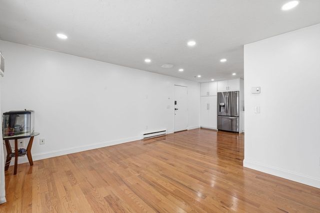15 Houghton St 6, Worcester, MA 01604