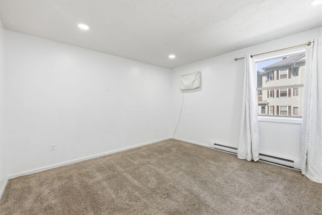 15 Houghton St 6, Worcester, MA 01604