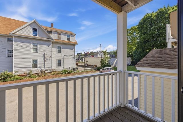 15 Houghton St 6, Worcester, MA 01604