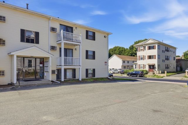 15 Houghton St 6, Worcester, MA 01604