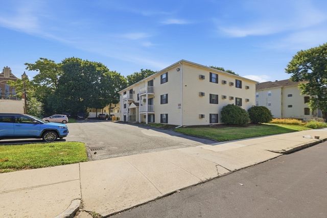 15 Houghton St 6, Worcester, MA 01604