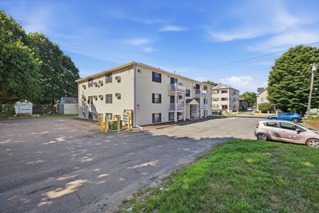 15 Houghton St 6, Worcester, MA 01604