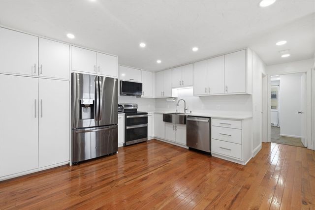 15 Houghton St 6, Worcester, MA 01604