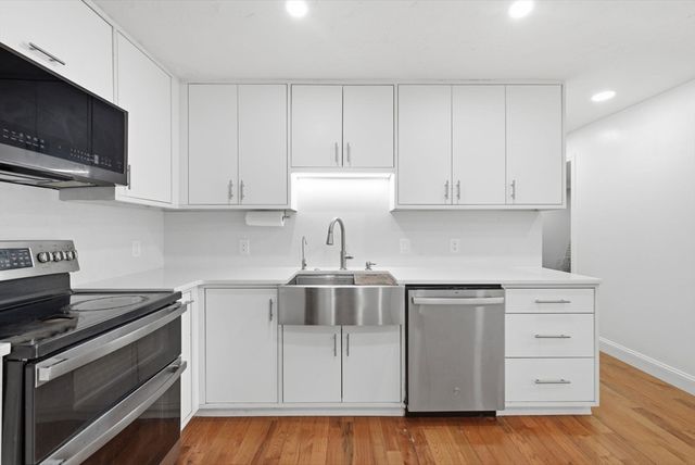 15 Houghton St 6, Worcester, MA 01604