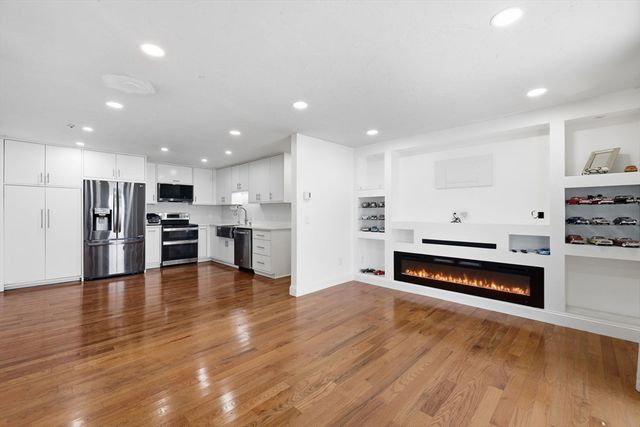 15 Houghton St 6, Worcester, MA 01604