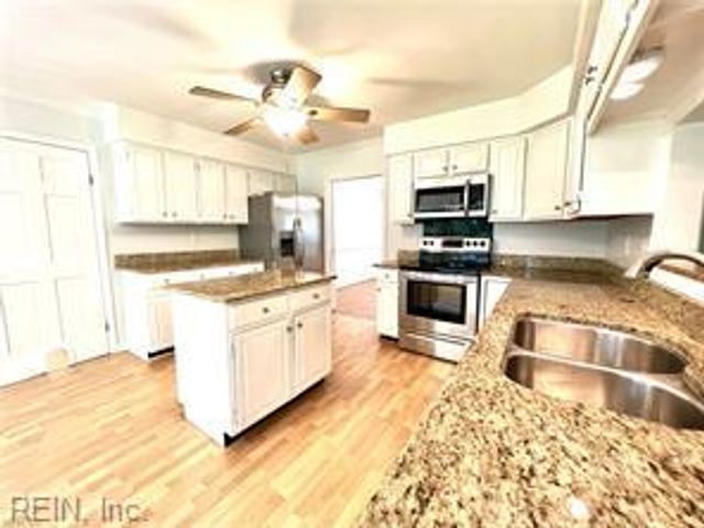 1932 Grey Friars CHSE, Virginia Beach, VA 23456