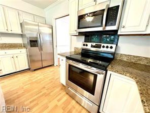 1932 Grey Friars CHSE, Virginia Beach, VA 23456