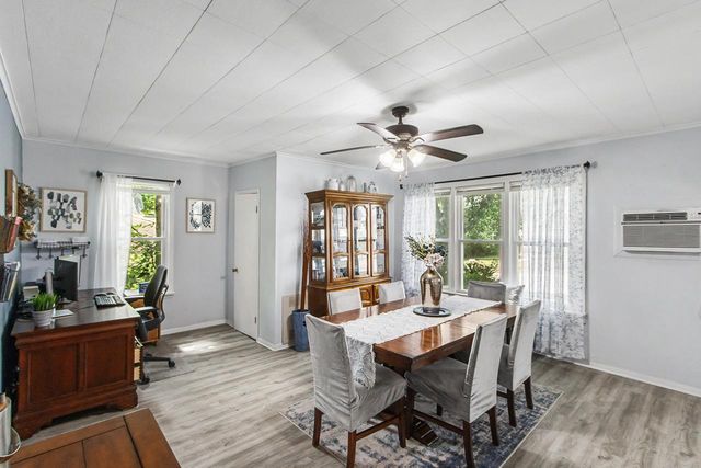 401 Columbia Avenue, Deforest, WI 53532