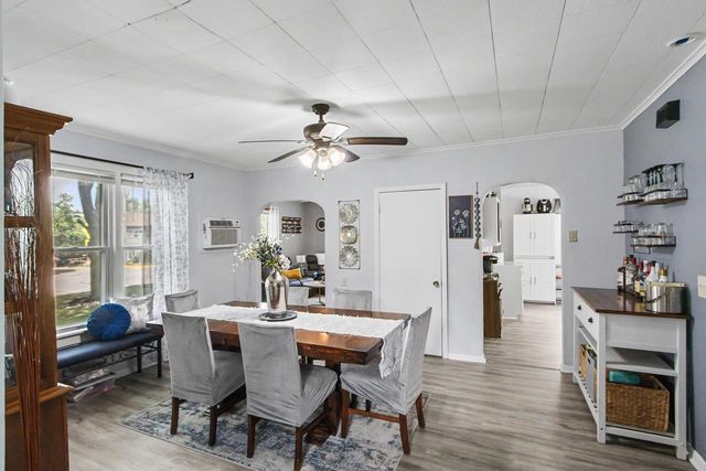 401 Columbia Avenue, Deforest, WI 53532
