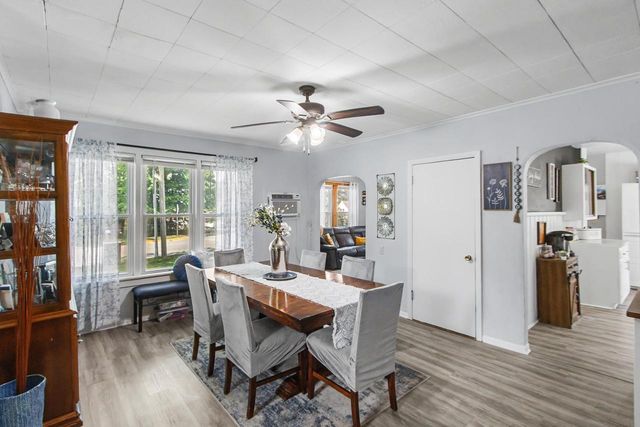 401 Columbia Avenue, Deforest, WI 53532