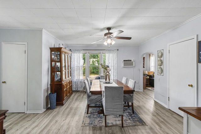401 Columbia Avenue, Deforest, WI 53532