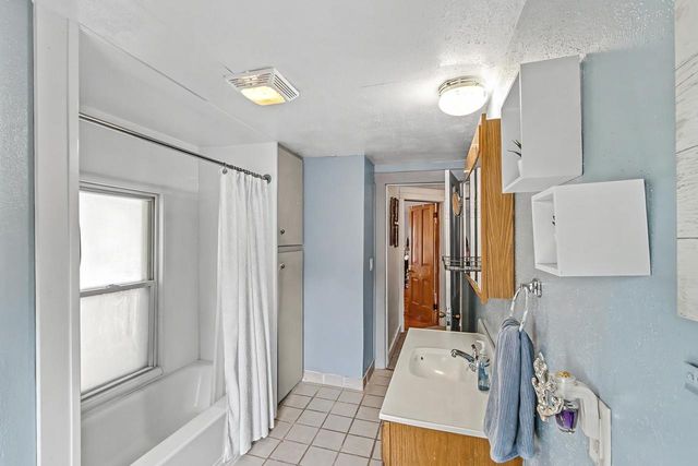 401 Columbia Avenue, Deforest, WI 53532