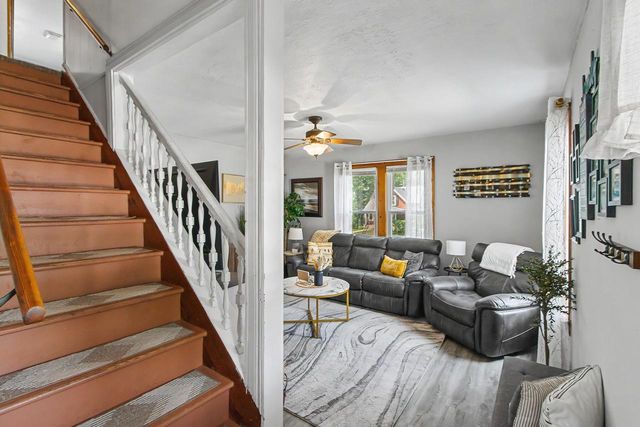 401 Columbia Avenue, Deforest, WI 53532