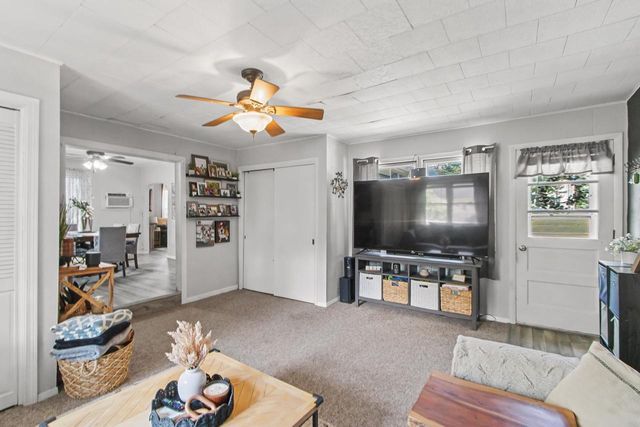 401 Columbia Avenue, Deforest, WI 53532