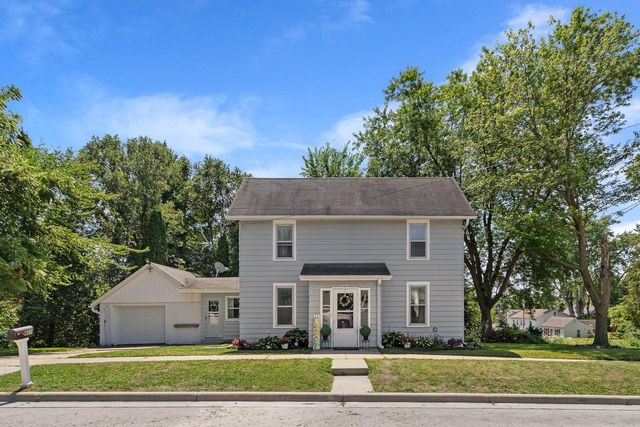 401 Columbia Avenue, Deforest, WI 53532