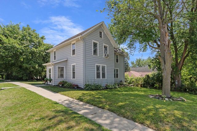 401 Columbia Avenue, Deforest, WI 53532