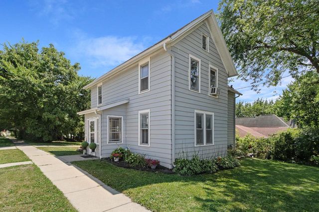 401 Columbia Avenue, Deforest, WI 53532